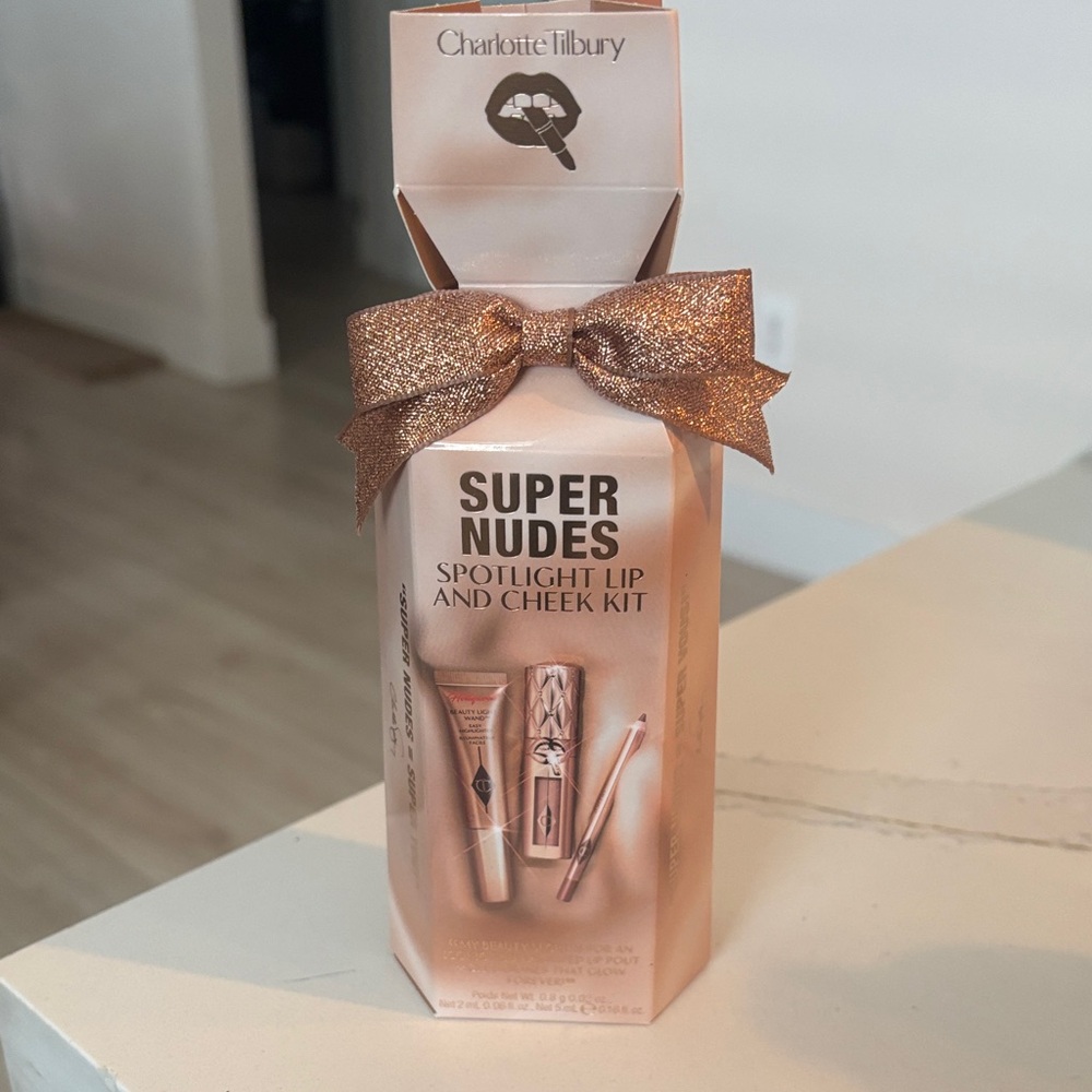 NEW Charlotte Tilbury Super Nudes Lip and Cheek Kit - Soft Nude
